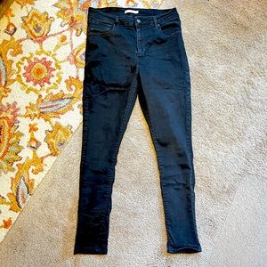 Levi’s 721 High-rise Black Pants